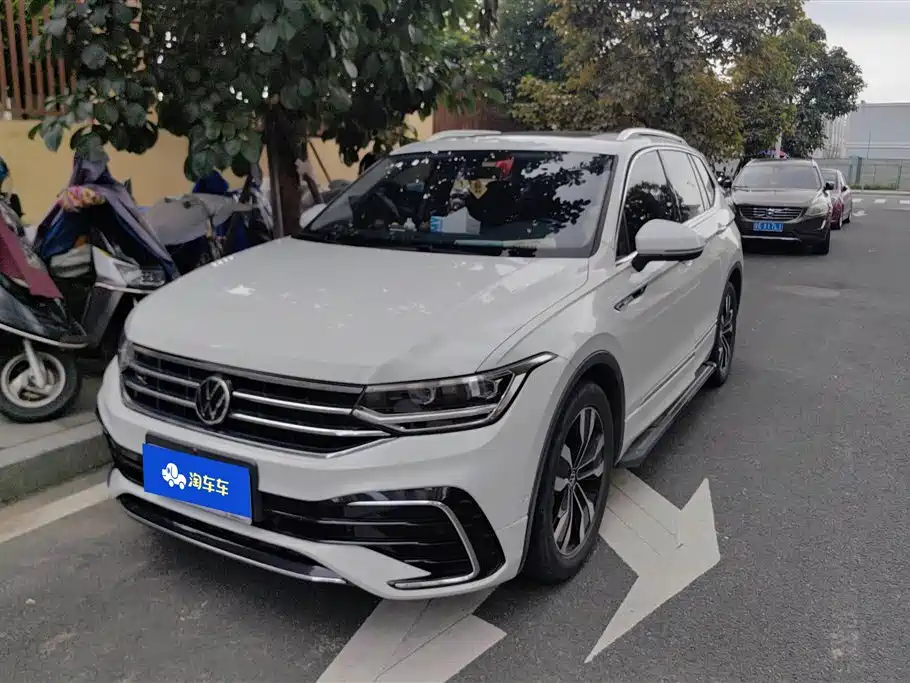Volkswagen Tiguan L 2023 — фото 1