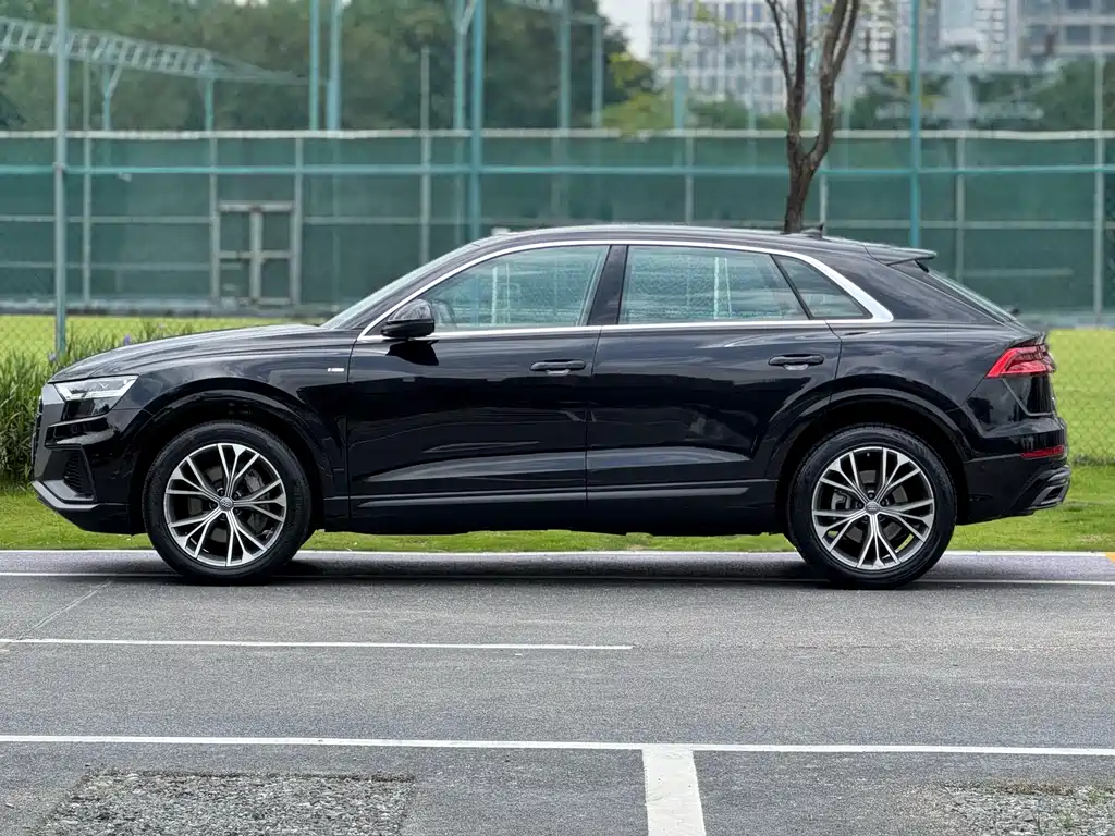Audi Q8 2020 — фото 3