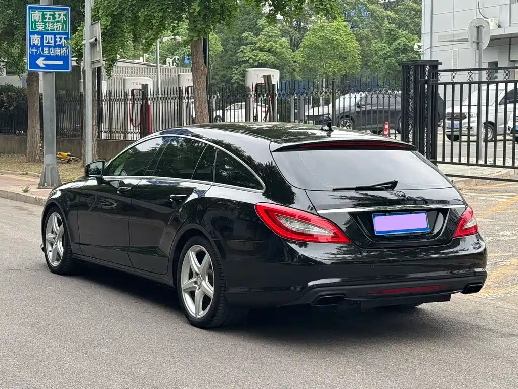 Mercedes-Benz CLS 2014 — фото 28