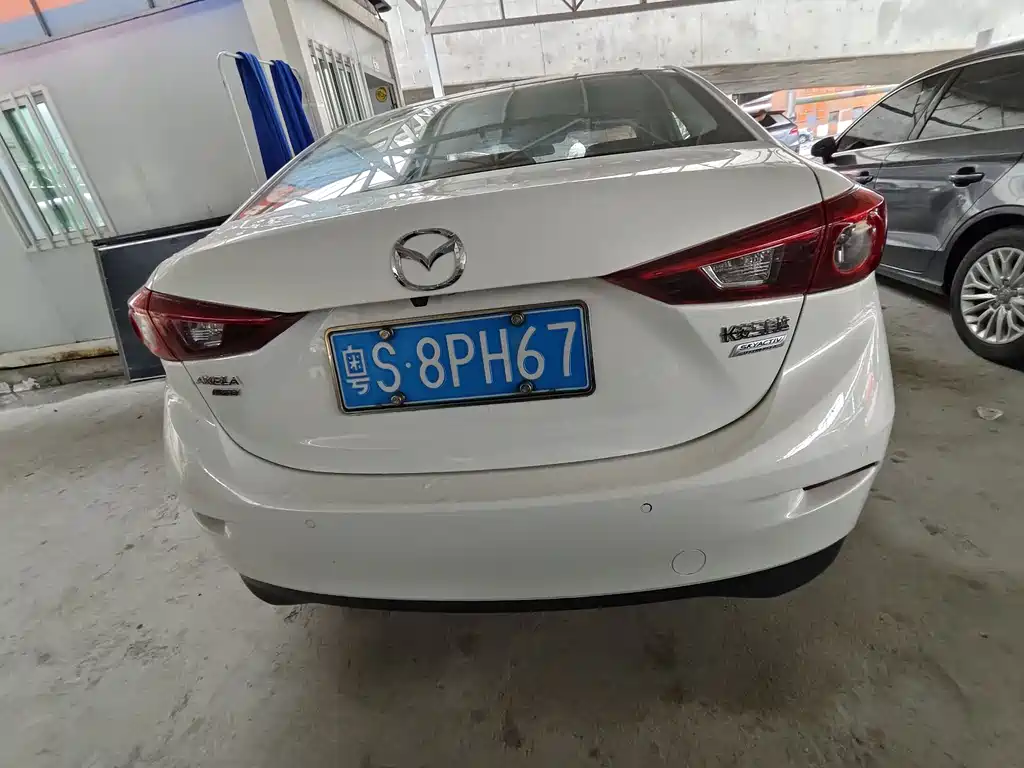 Mazda 3 Axela 2017 — фото 8