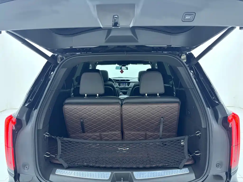Cadillac XT6 2023 — фото 17