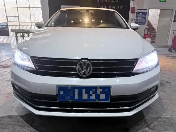 Volkswagen Sagitar 2018