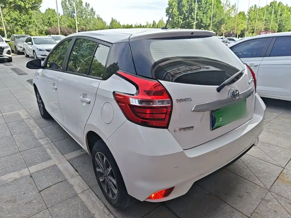 Toyota Yaris L 2022