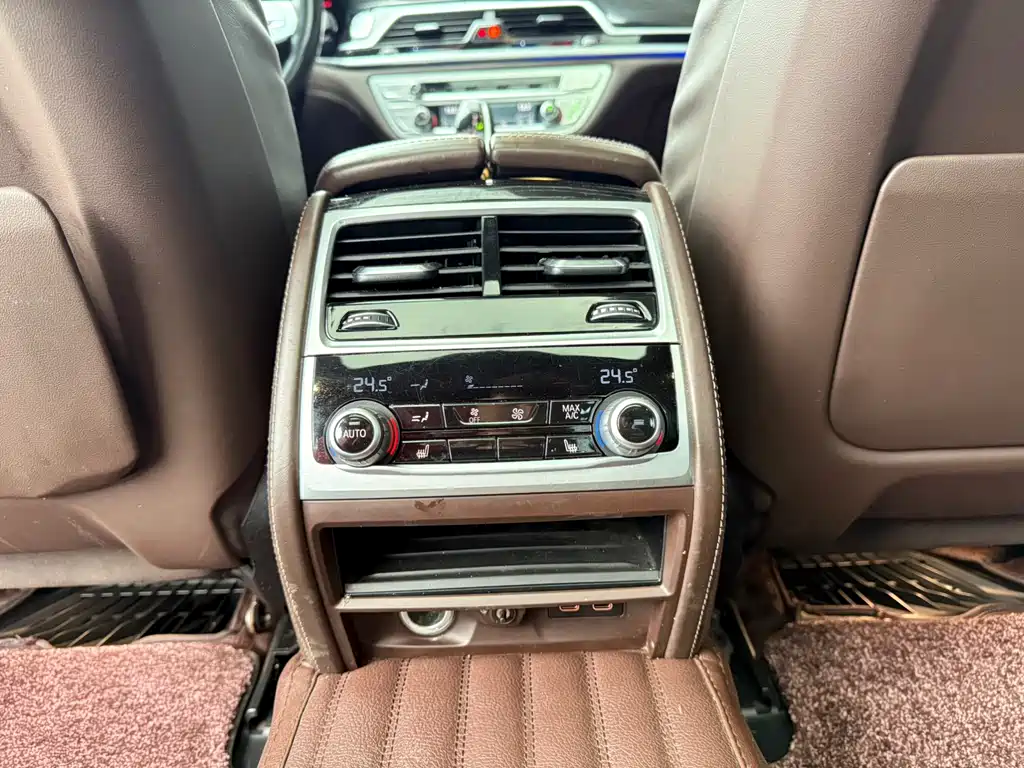 BMW 7 Series 2022 — фото 18