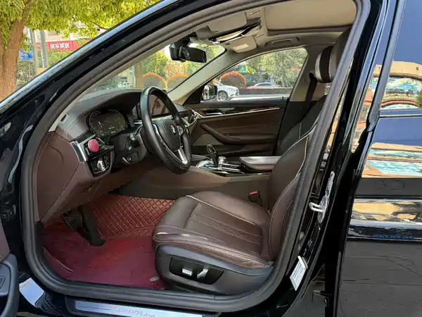 BMW 5 Series 2021