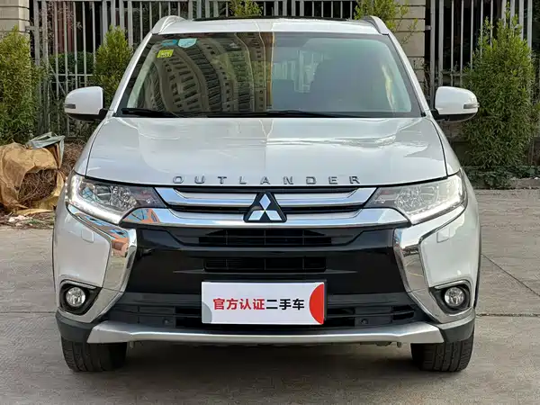 Mitsubishi Outlander 2016