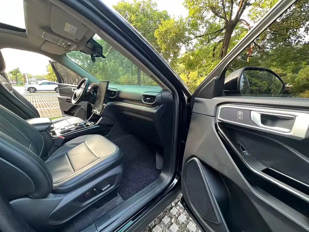 Ford Explorer 2021 — фото 14