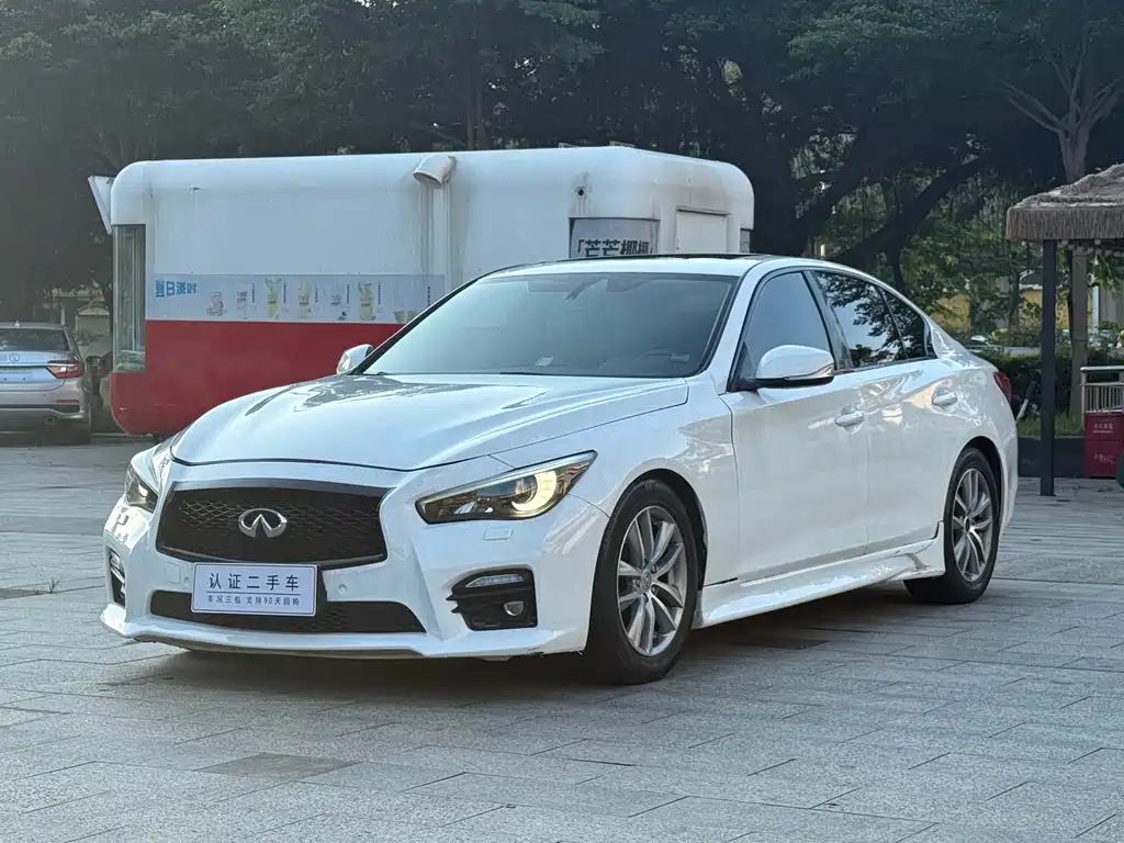 Infiniti Q50 2014