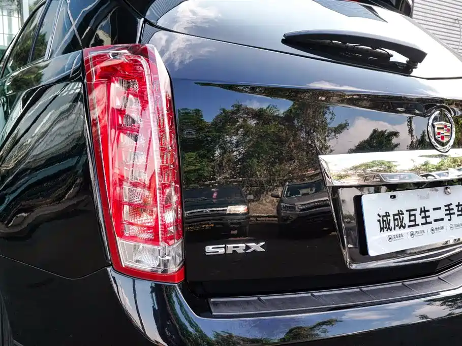 Cadillac SRX 2014 — фото 22