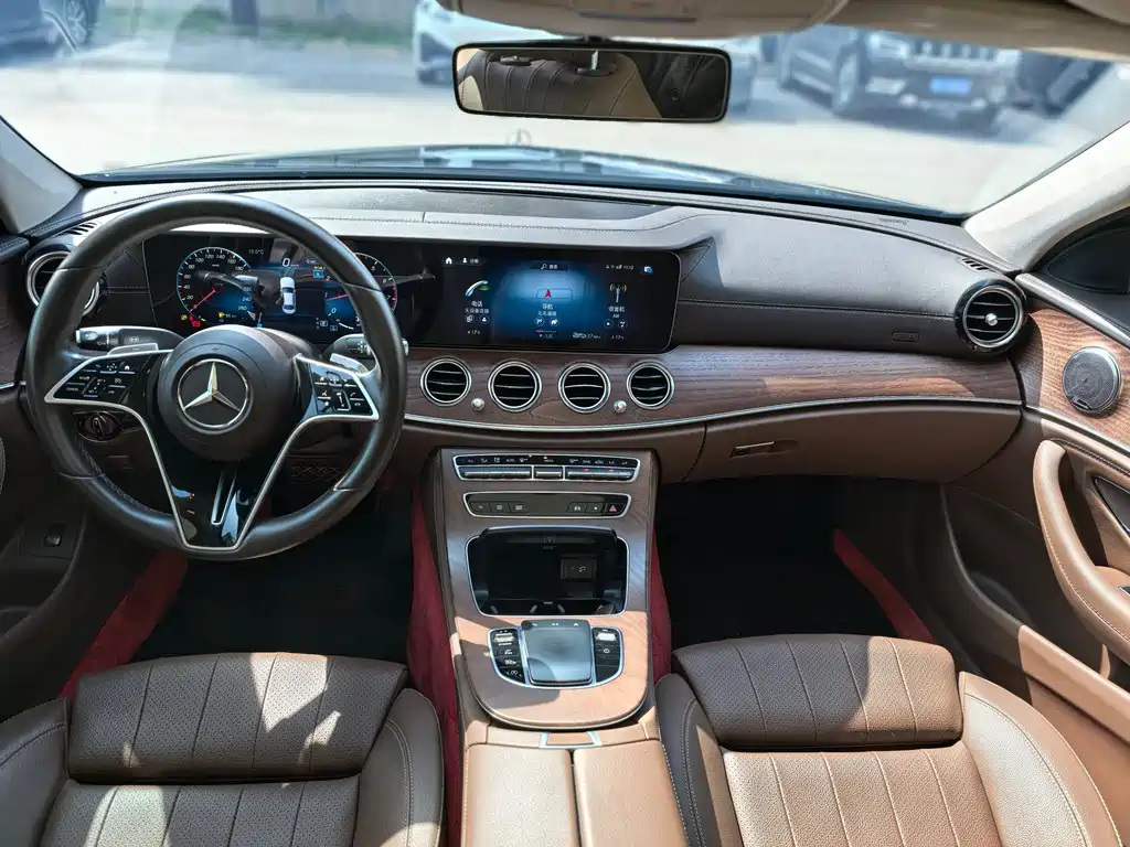 Mercedes-Benz E-Class 2023 — фото 20