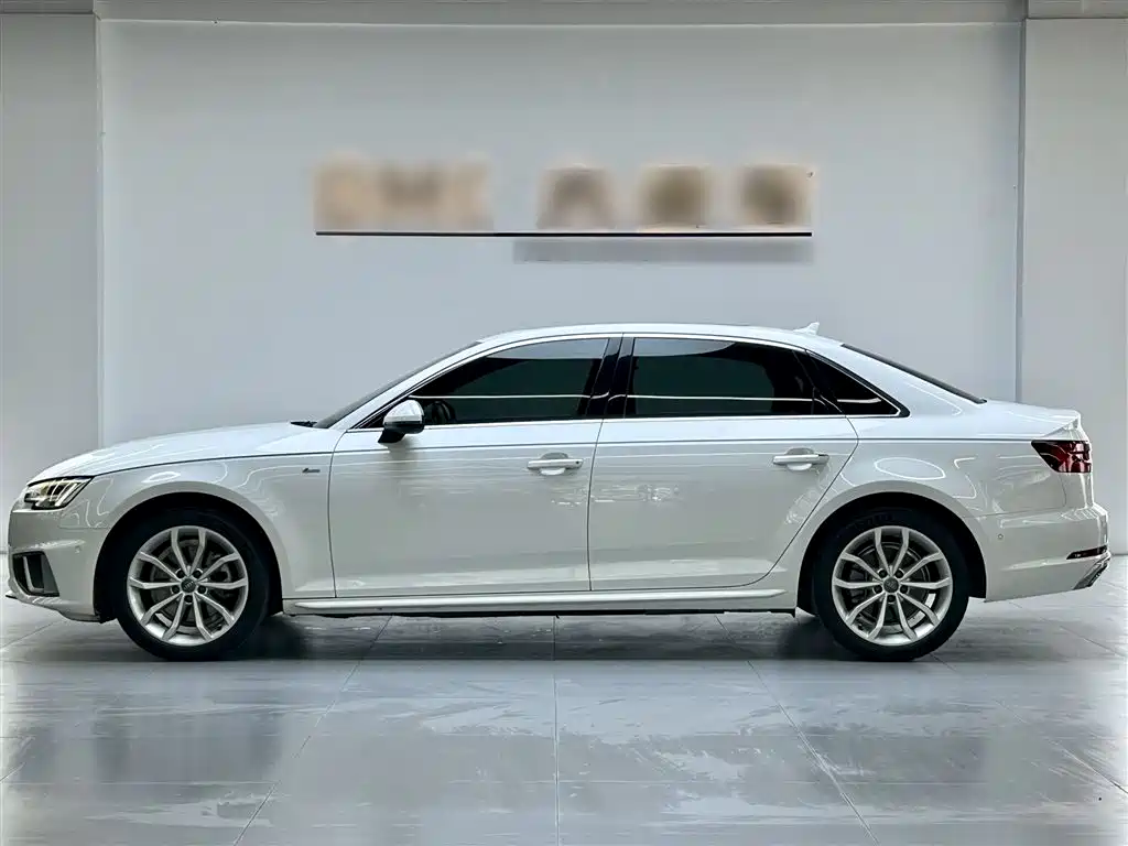 Audi A4L 2019 — фото 4