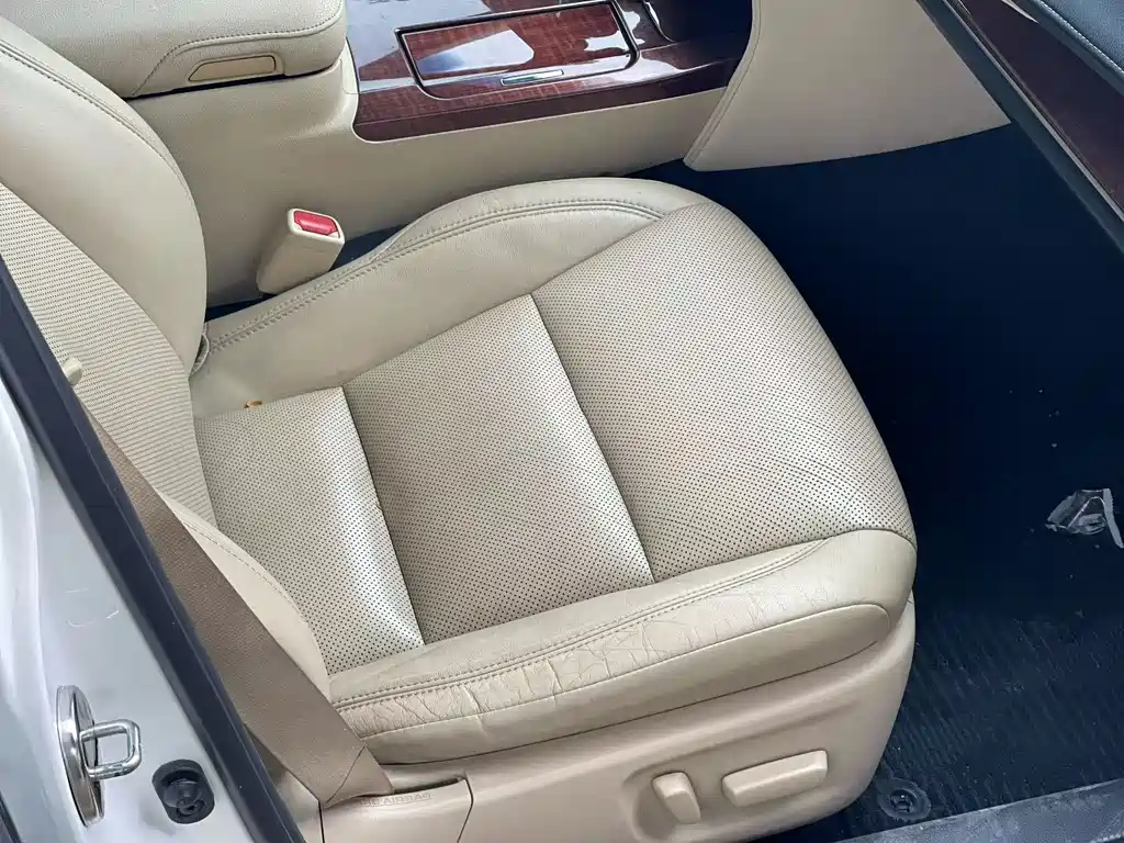 Toyota Crown 2016 — фото 4