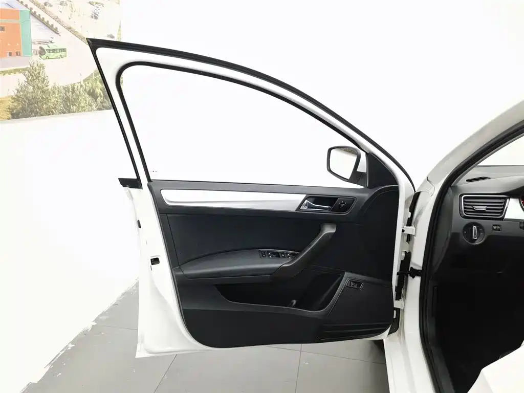 Skoda Rapid 2020 — фото 8