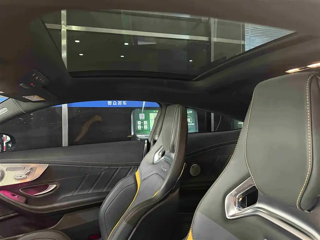 Mercedes-Benz C-Class AMG 2023 — фото 11