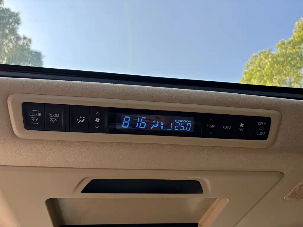 Toyota Alphard 2019 — фото 21