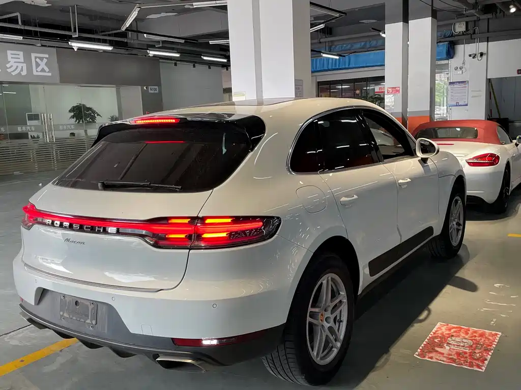 Porsche Macan 2020 — фото 20