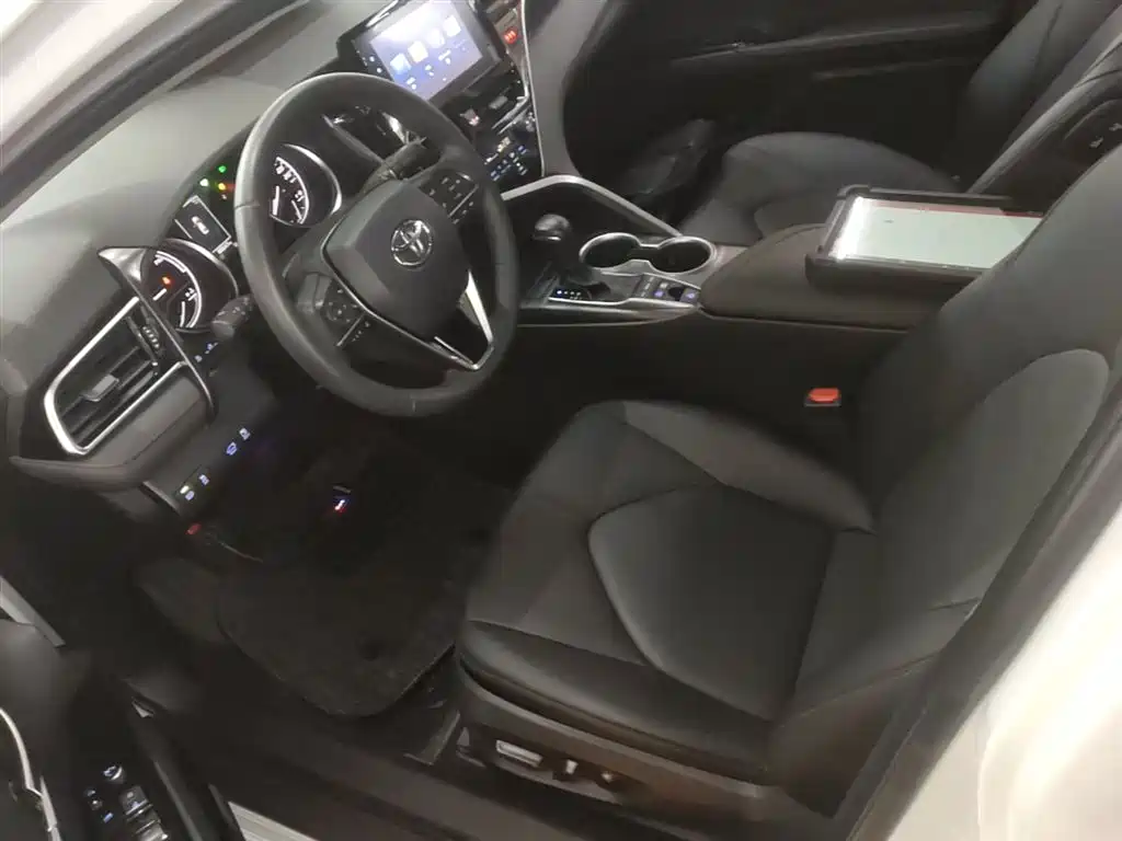 Toyota Camry 2021 — фото 15