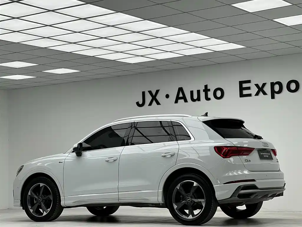 Audi Q3 2022 — фото 22