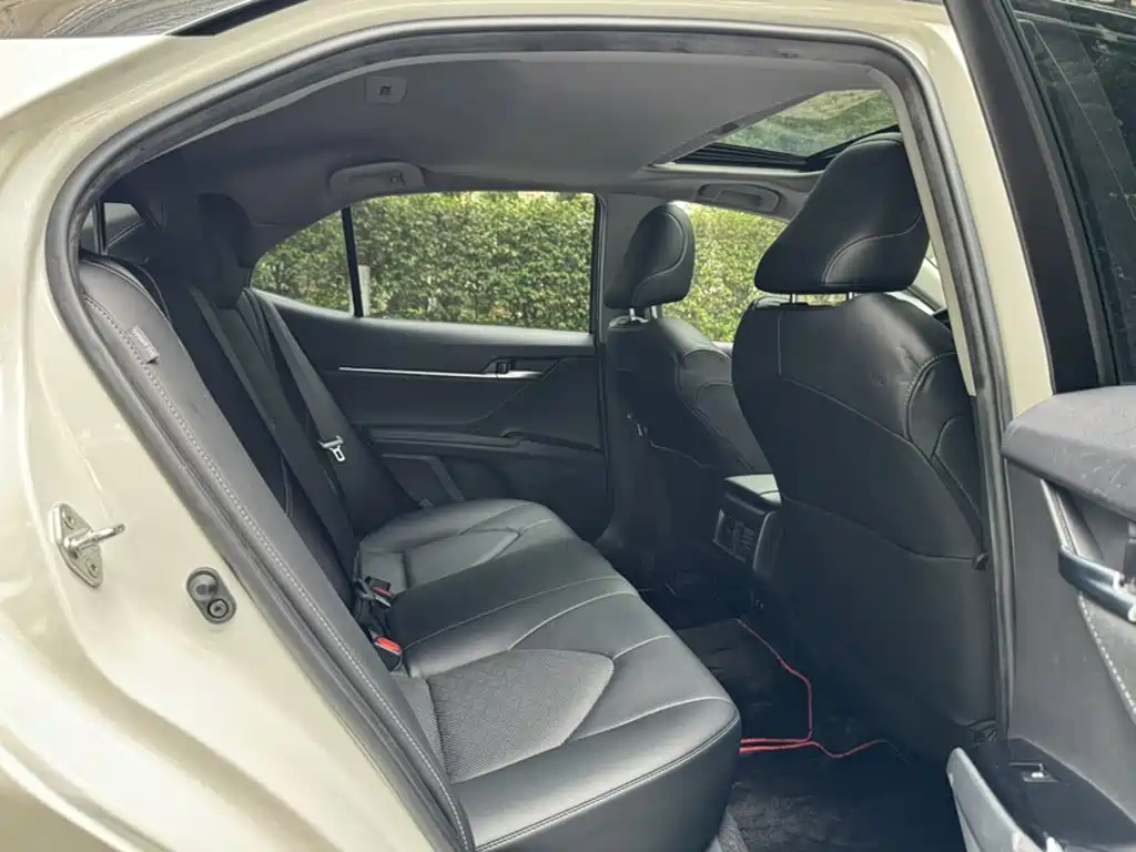 Toyota Camry 2021 — фото 13