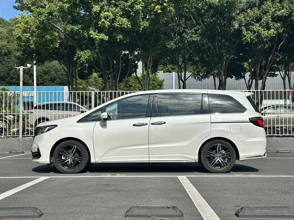 Honda Odyssey 2025 — фото 6