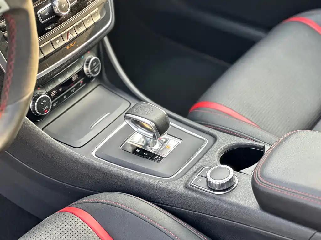 Mercedes-Benz GLA AMG 2015 — фото 25