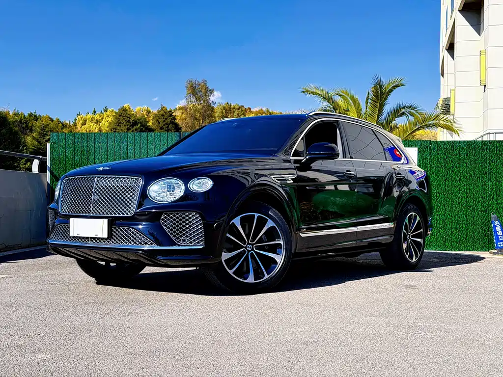 Bentley Bentayga 2021 — фото 1