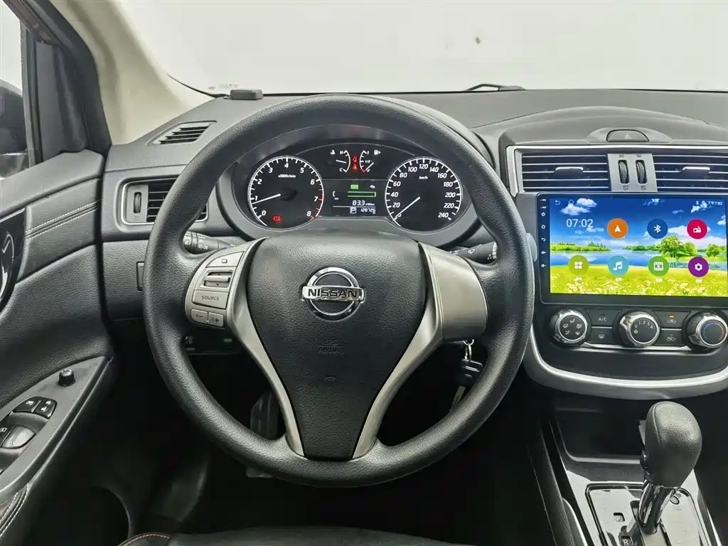 Nissan Tiida 2018 — фото 11