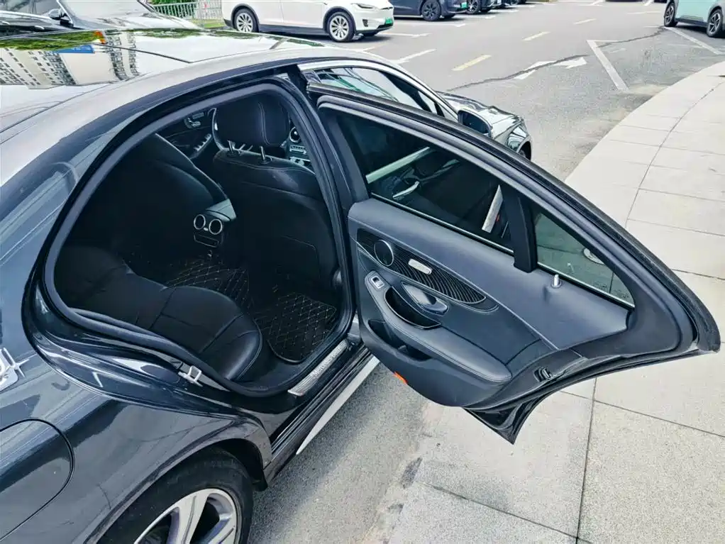 Mercedes-Benz C-Class 2020 — фото 18
