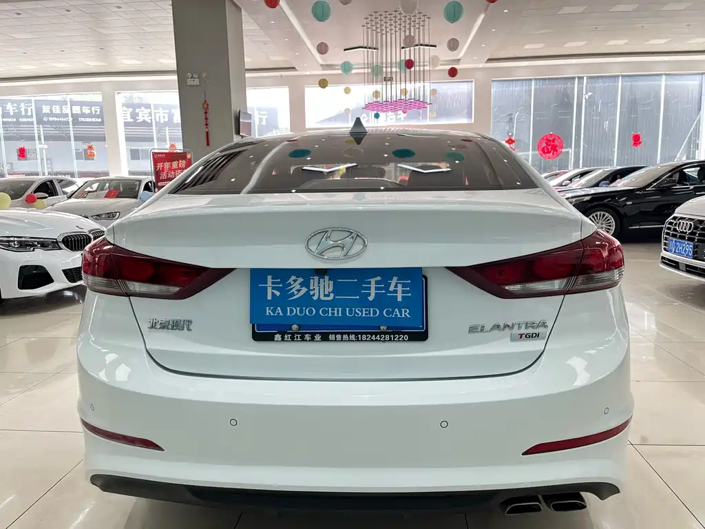 Hyundai Elantra 2019 — фото 6