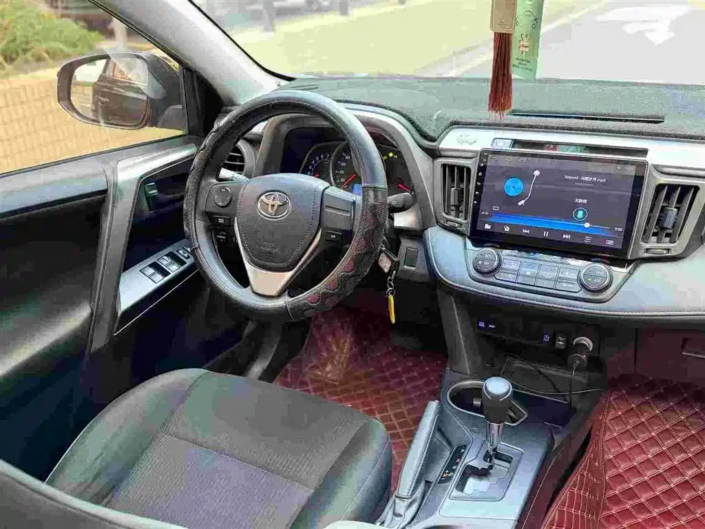 Toyota RAV4 2019 — фото 6