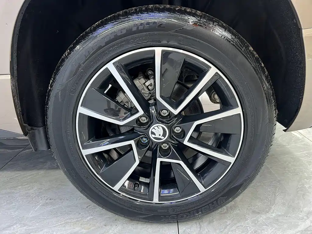 Skoda Karoq 2023 — фото 20