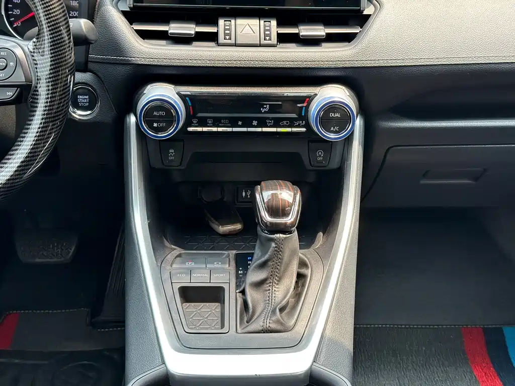 Toyota Wildlander 2022 — фото 13
