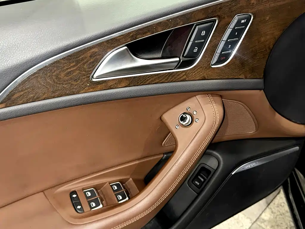 Audi A6L 2015 — фото 18