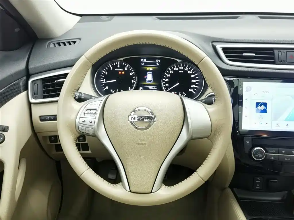Nissan X-Trail 2015 — фото 11