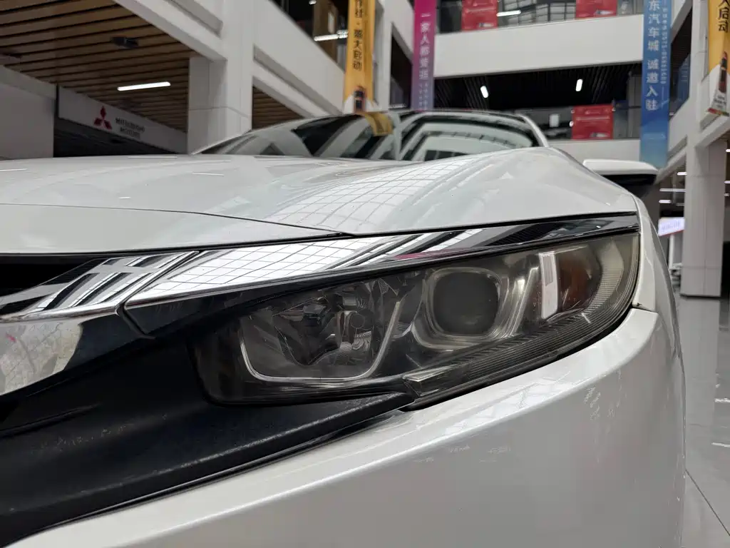 Honda Civic 2019 — фото 19