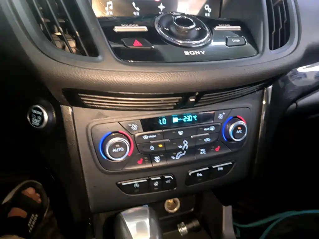 Ford Kuga 2017 — фото 13