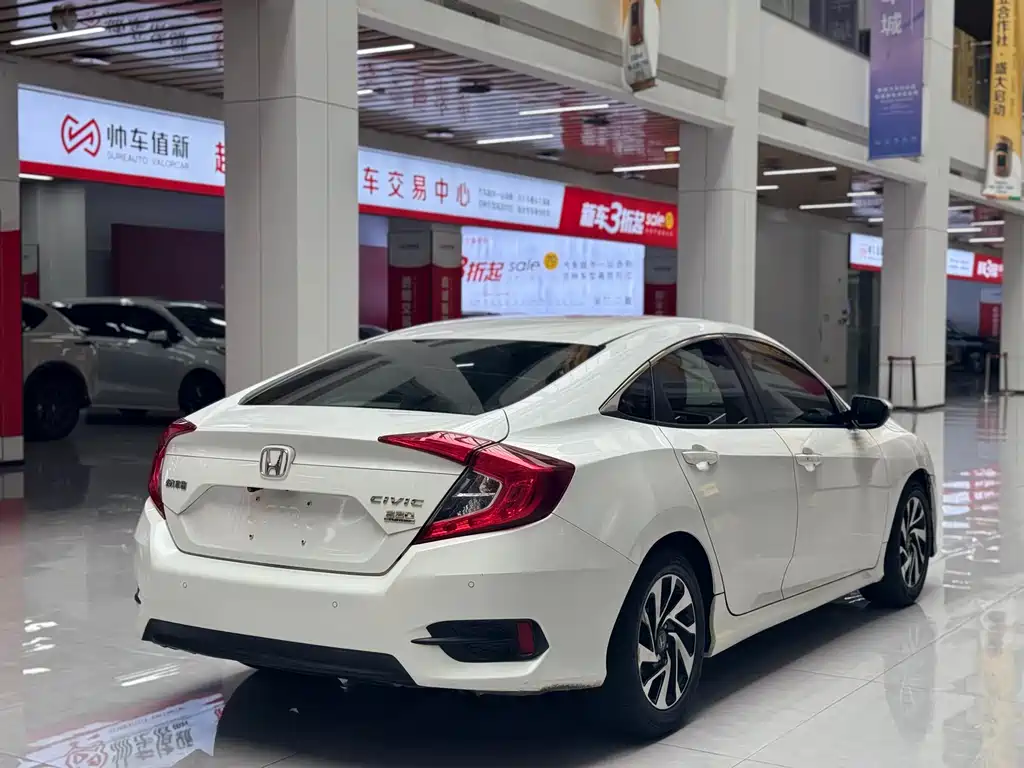 Honda Civic 2019 — фото 5
