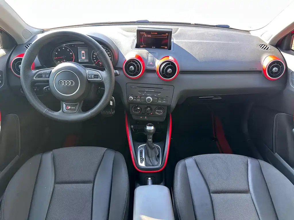 Audi A1 2014 — фото 16