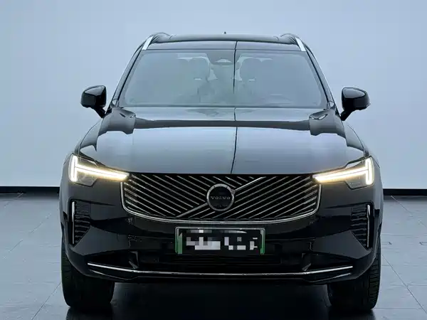 Volvo XC90 Plug-In Hybrid 2025