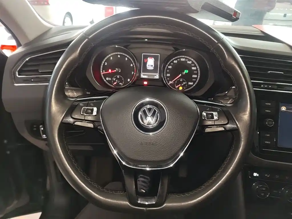 Volkswagen Tiguan L 2019 — фото 11