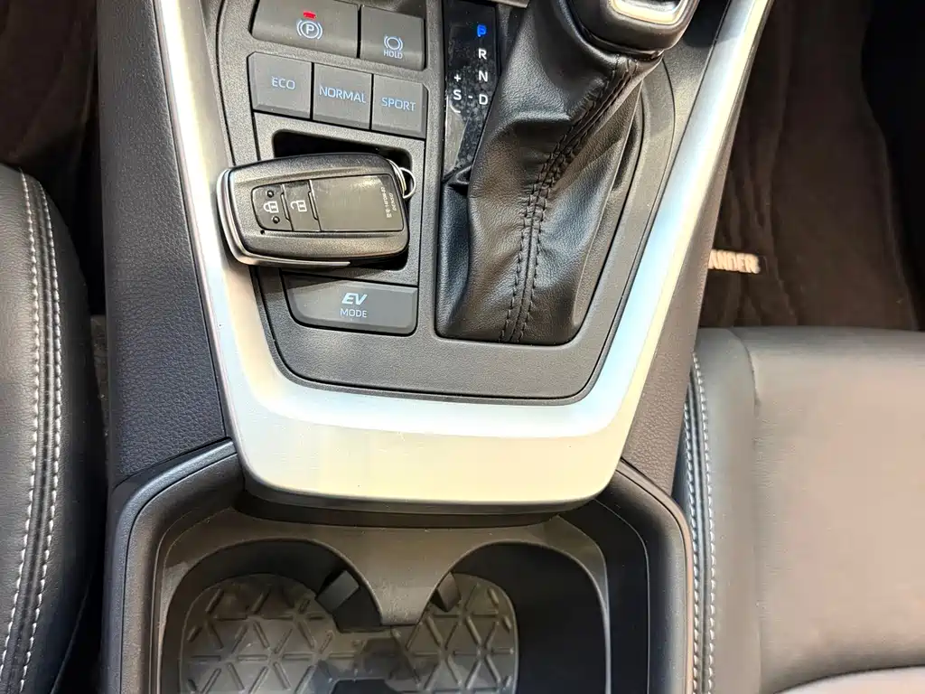 Toyota Wildlander 2022 — фото 24