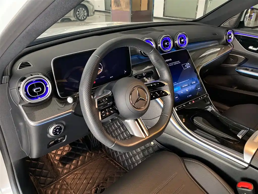 Mercedes-Benz C-Class 2024 — фото 12