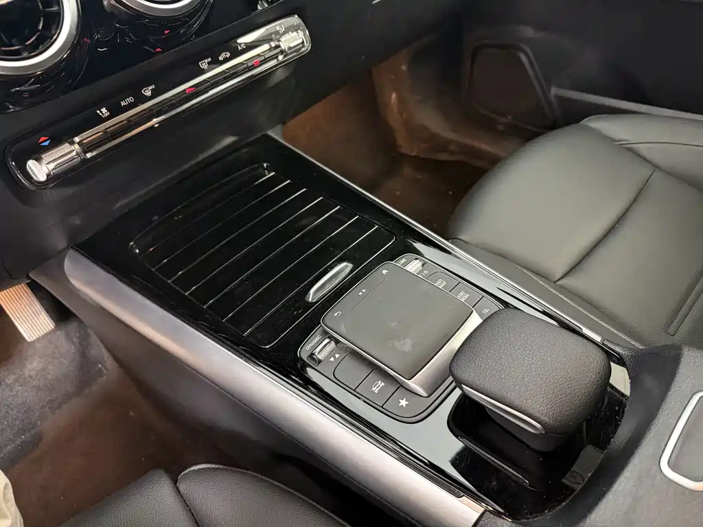 Mercedes-Benz GLA 2023 — фото 9