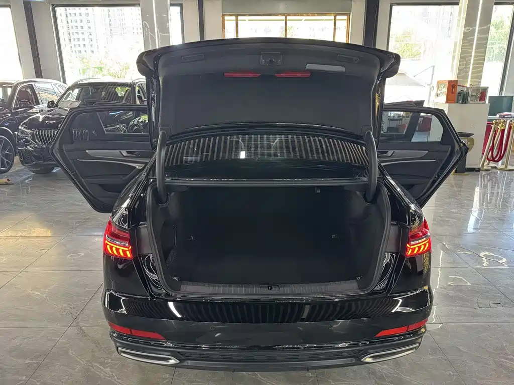 Audi A6L 2022