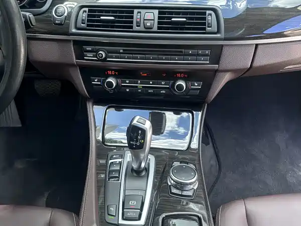 BMW 5 Series 2016