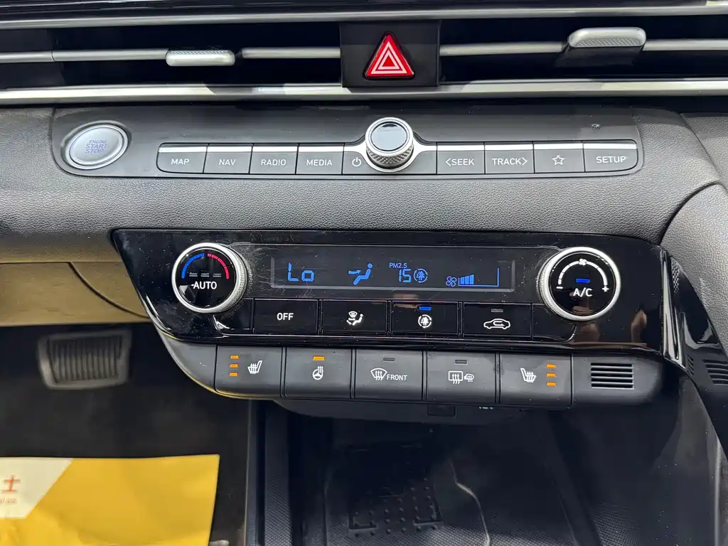 Hyundai Elantra 2023 — фото 19