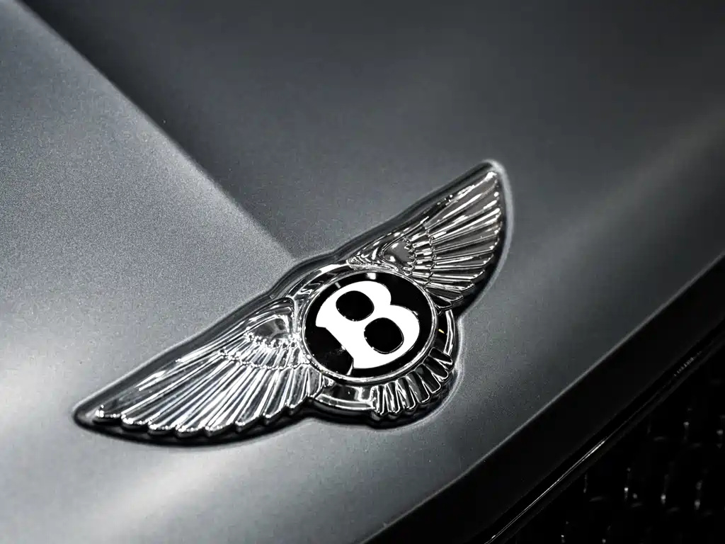 Bentley Bentayga 2021 — фото 16