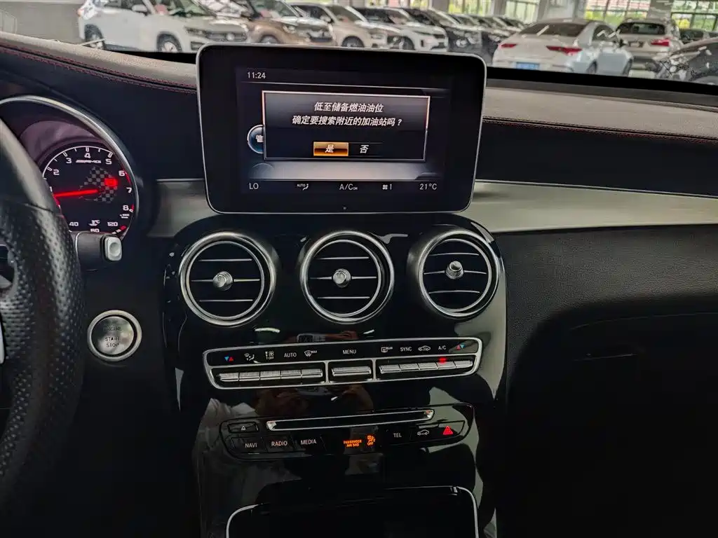 Mercedes-Benz GLC AMG 2018 — фото 12