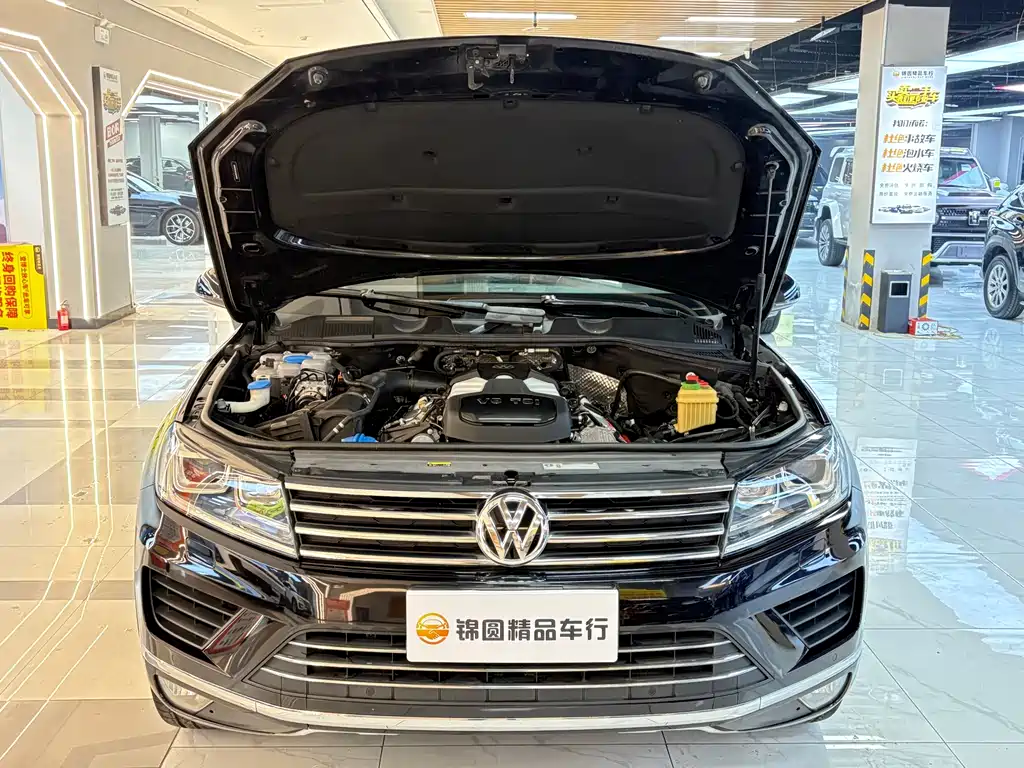 Volkswagen Touareg 2017 — фото 22