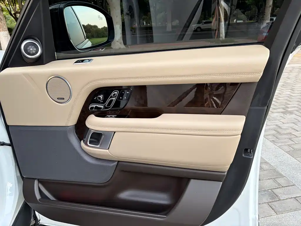 Land Rover Range Rover 2021 — фото 14